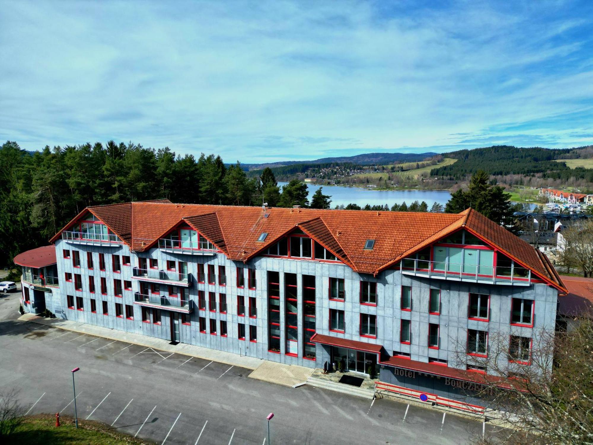 Hotel Bouczech Липно-над-Влтавой Экстерьер фото